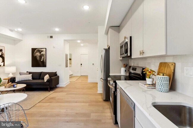 Building Photo - 367 W Hortter St