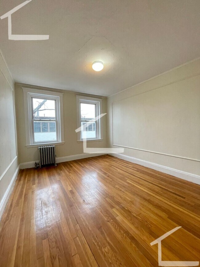 Building Photo - 8 Vinal St