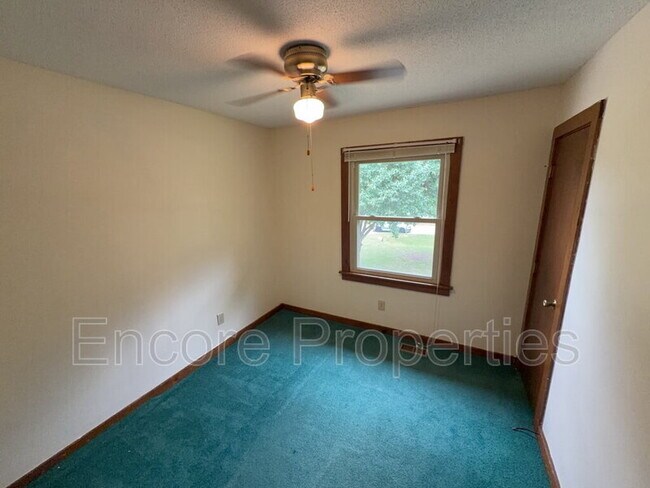 Building Photo - 1125 Bermuda Run