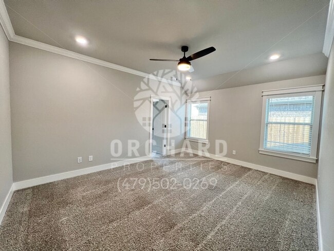 Building Photo - Single Family Home- Well-Sought After Well...