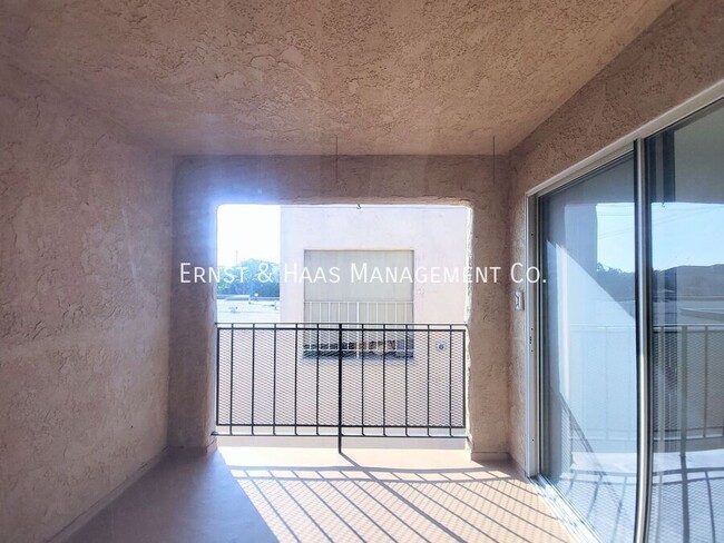 Building Photo - Wonderful  1-Bedroom Garden Apartment with...