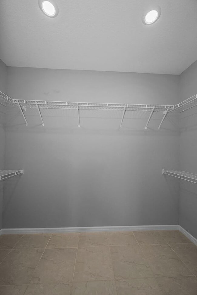 Building Photo - Large Spacious 2 bedroom 2 bath in Del Web