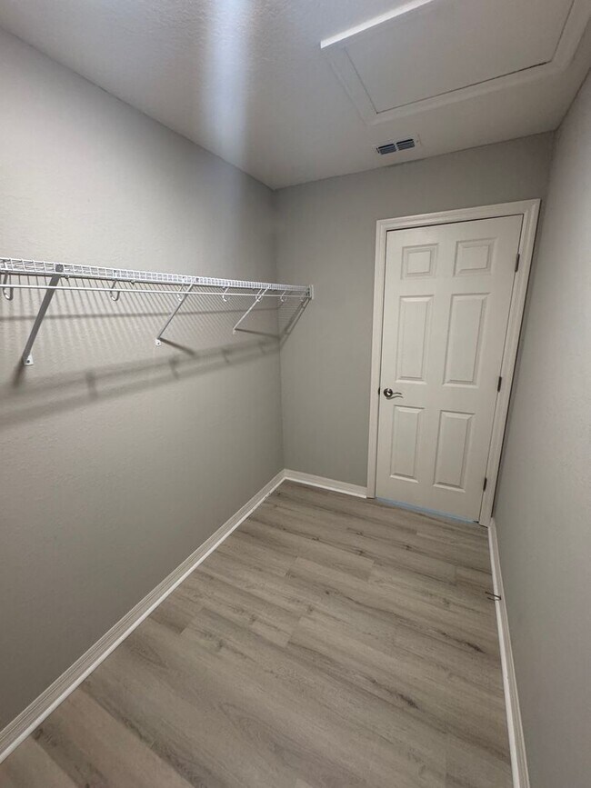 Building Photo - Charming Winter Haven Rental!