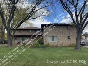 Building Photo - 2-BDR 2-BTH ApT w/ Fireplace, Laundry, AC,...