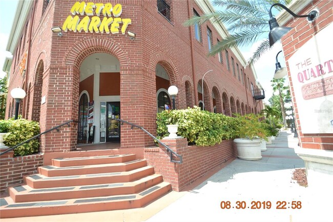 Building Photo - 1810 E Palm Ave