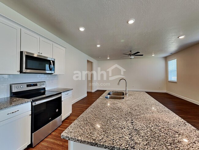 Building Photo - 2337 Surry Way