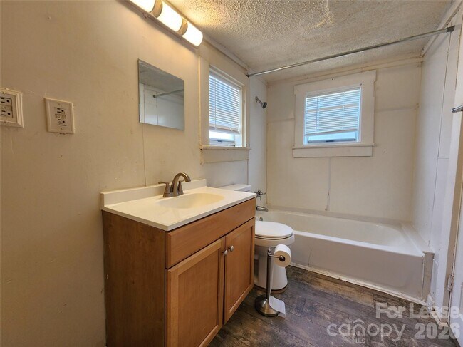 Building Photo - 49 Cline Ave SW