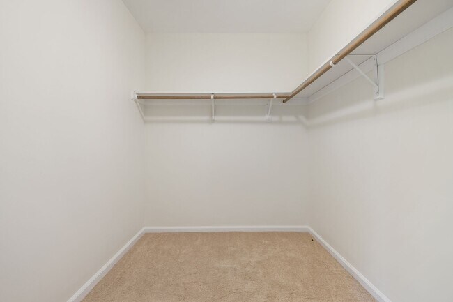 Building Photo - 3-Bedroom Townhouse in the Heart of Cary