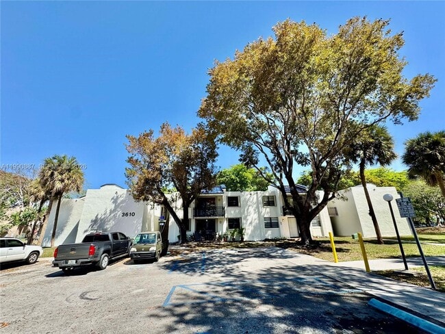 Building Photo - 3610 SW 114th Ave