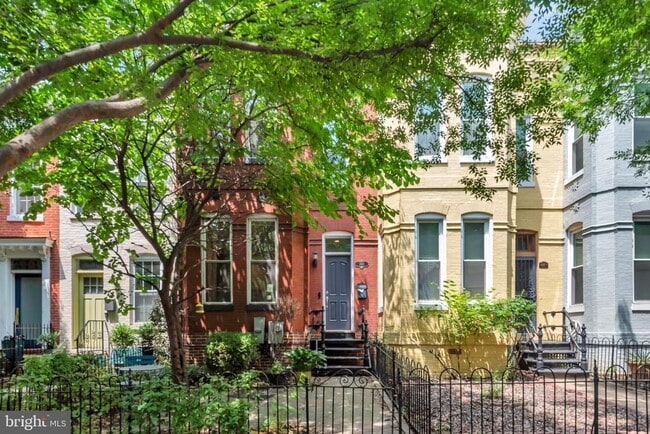 Building Photo - 1810 6th St NW