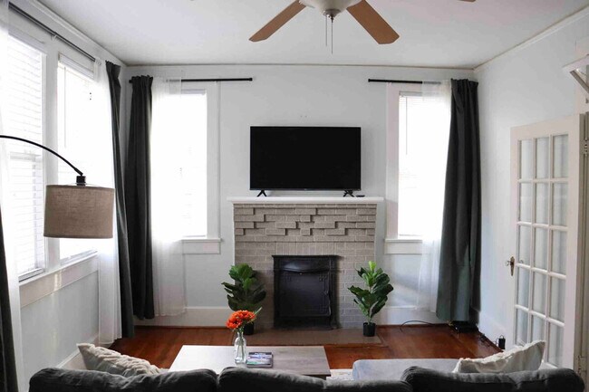 Primary Photo - 1419 Franklin St