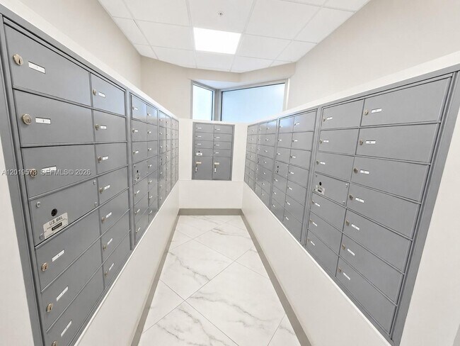 Building Photo - 5200 N Ocean Dr