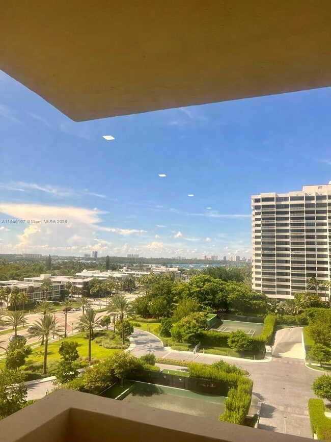 Building Photo - 10185 Collins Ave