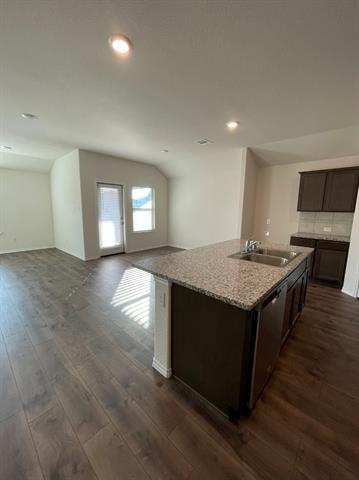 Building Photo - 708 English Dr