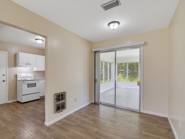 Building Photo - 7502 Pacific Ave