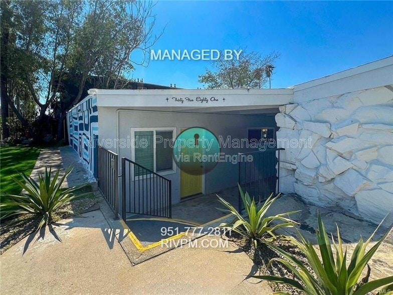 Interior Photo - Rock Ridge