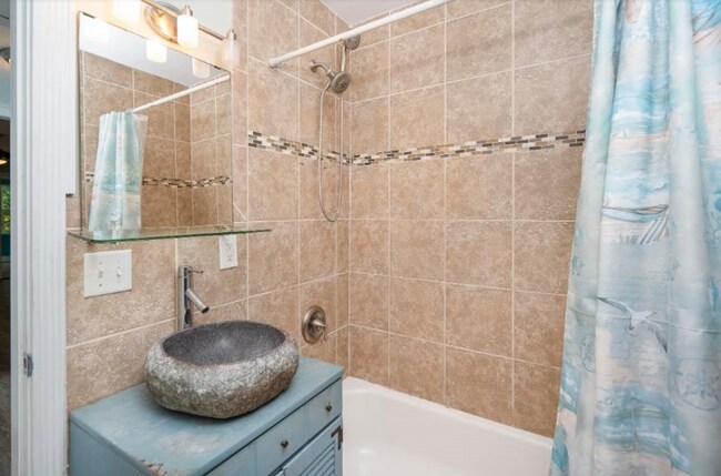 Building Photo - DAVIS SHORES RENTAL AVAILABLE!