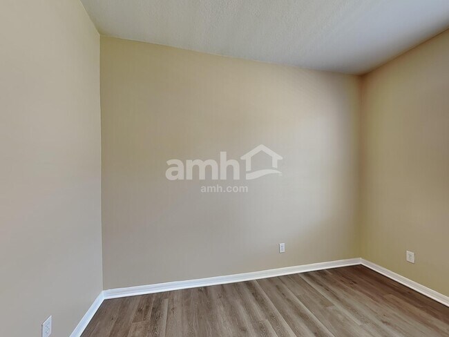 Building Photo - 9253 Black Thorn Loop