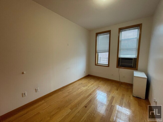 Building Photo - CLARA STREET