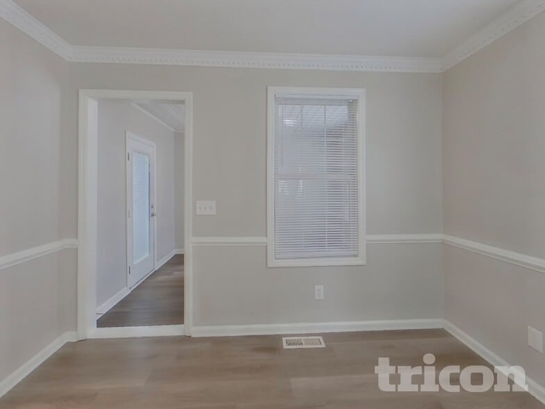 Building Photo - 337 Montclaire Ln