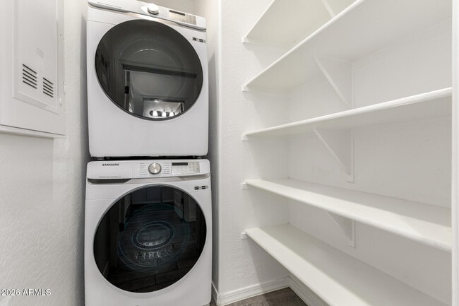 Building Photo - 25238 N 142nd Dr