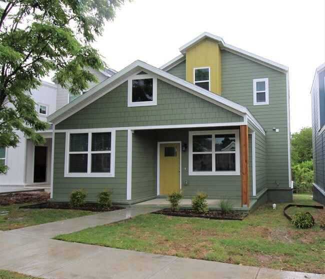 Building Photo - 2043 S Florida Way