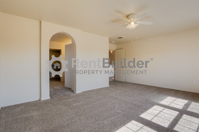 Building Photo - ***Lease Pending*** Please apply at your o...