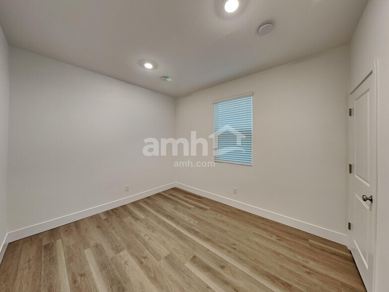 Building Photo - 5808 Fly Fisher St