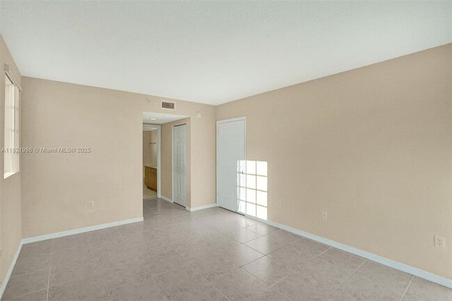Building Photo - 201 Golden Isles Dr