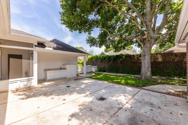 Building Photo - 4915 Keneshaw St