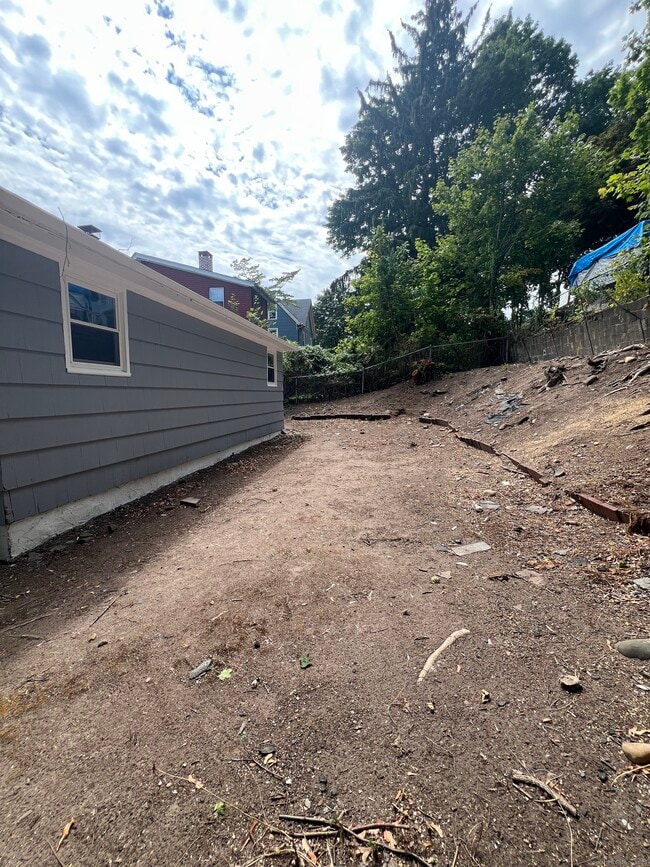 Building Photo - 132 Hillside Ave