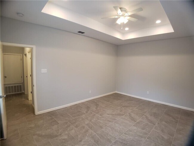 Building Photo - 1638 Clare Dr