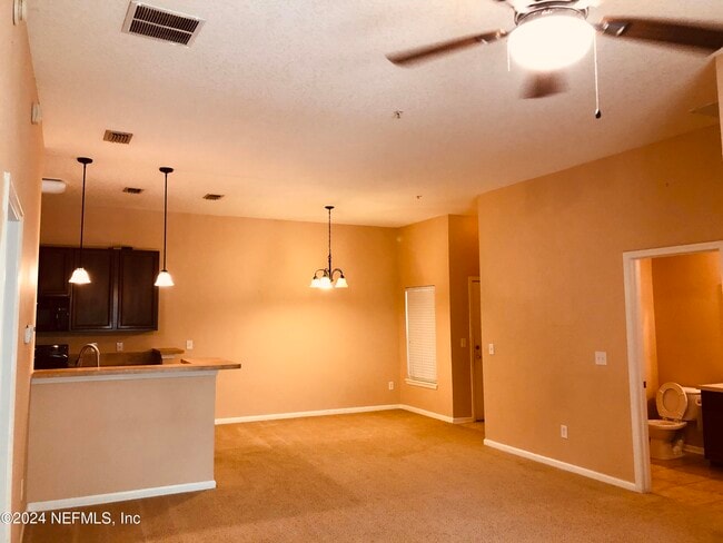 Building Photo - 7053 Snowy Canyon Dr