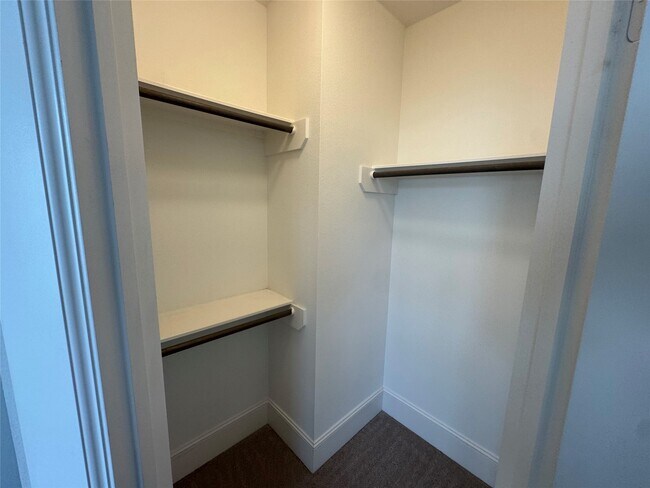 Building Photo - 6755 Highclere Manor Ln