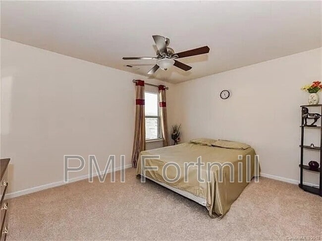 Building Photo - 3901 Kestrel Ln