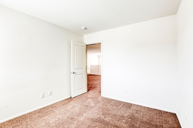 Building Photo - Great 3 bedroom home close to Nellis AFB