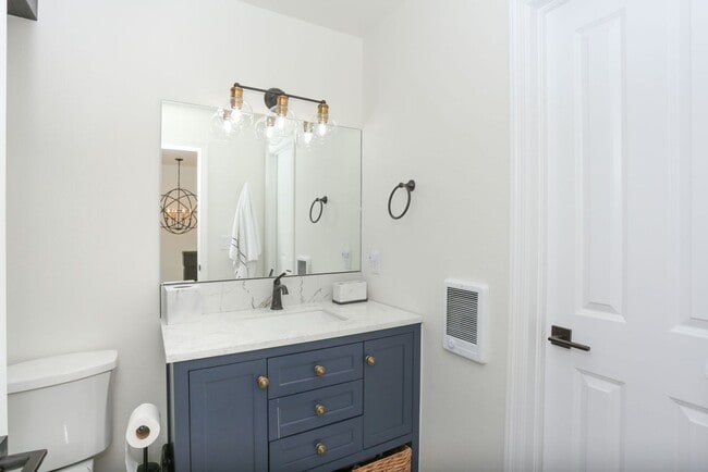 Building Photo - 6 month lease! Updated Baldy Breckenridge Townhome! Dogs negotiable!