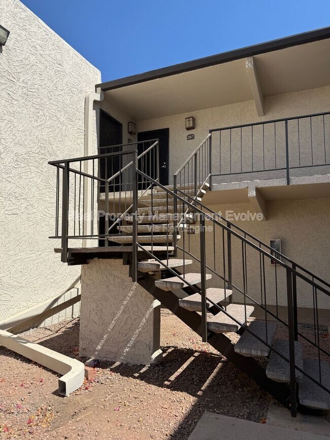 Building Photo - 3825 E Camelback Rd