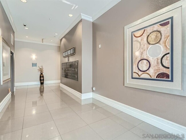 Building Photo - 525 11th Ave