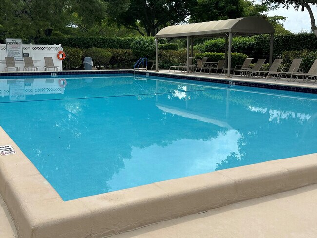 Building Photo - 3510 Oaks Way