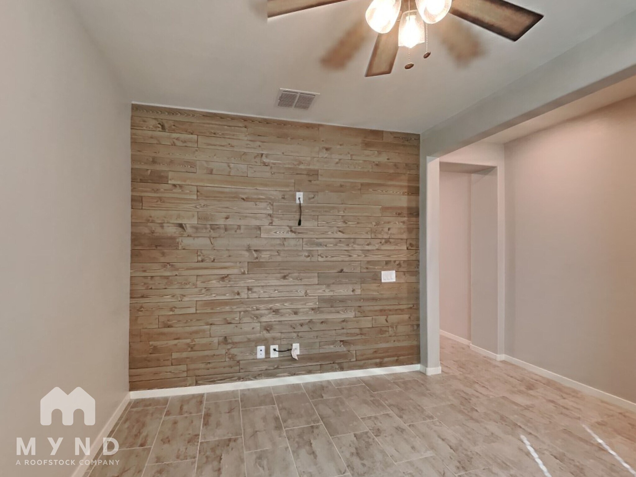 Building Photo - 9520 Thatcher Ave