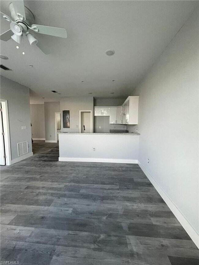 Primary Photo - 275 SW 4th ST @203