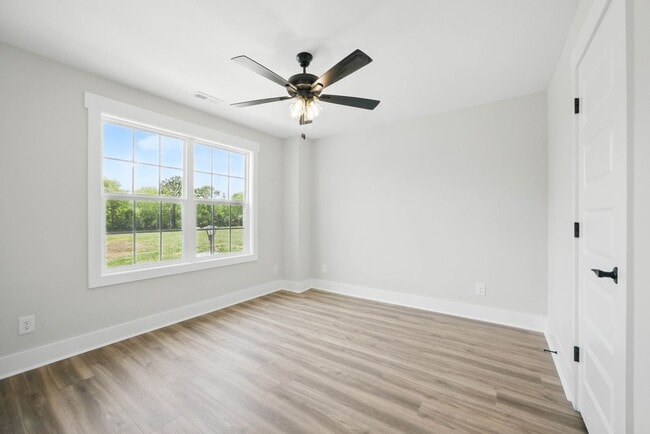 Building Photo - 4 Bedroom Pet Friendly Home For Rent Near ...