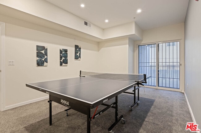 Building Photo - 155 S Oxford Ave