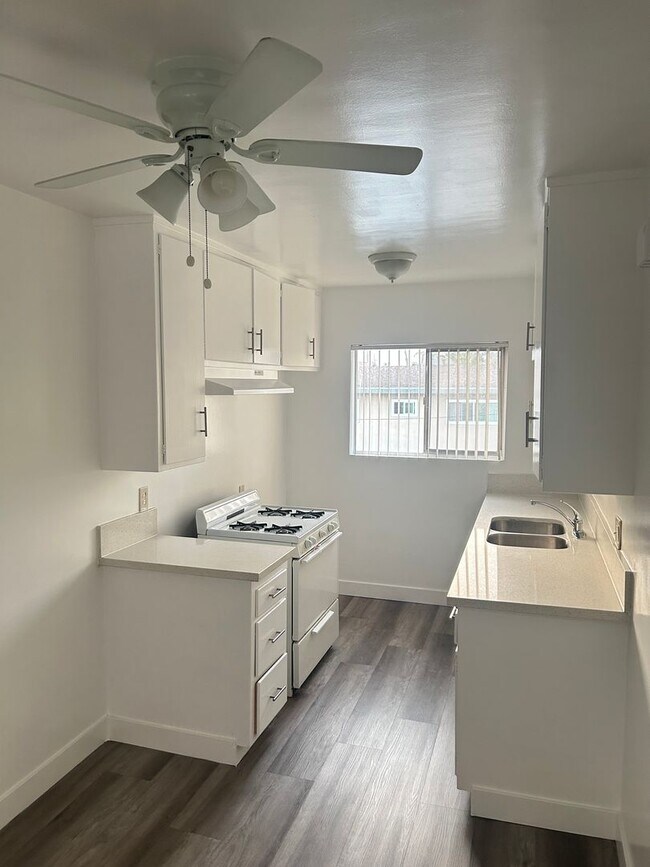 Interior Photo - 821 Glenway Drive