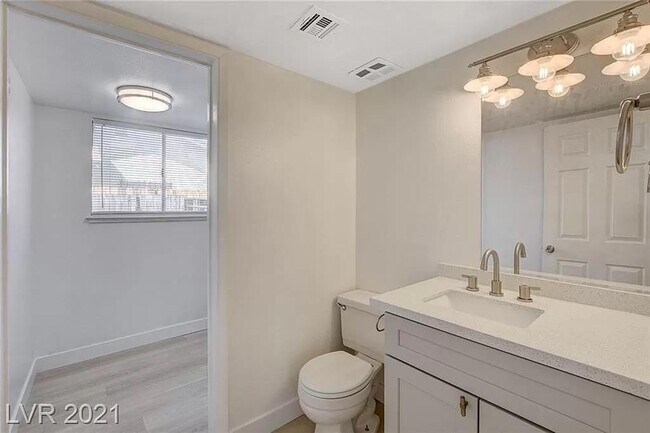 Building Photo - 3554 El Camino Rd