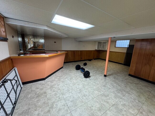 Building Photo - 7930 McVicker Ave