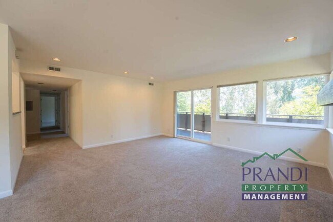 Building Photo - 137 Pixley Ave