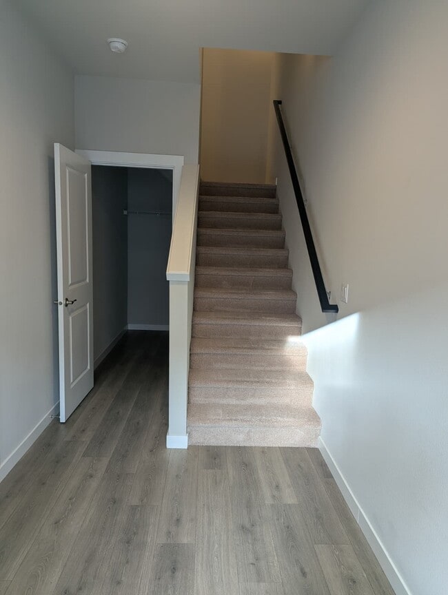 Building Photo - 19310-19336 36 Ave SE