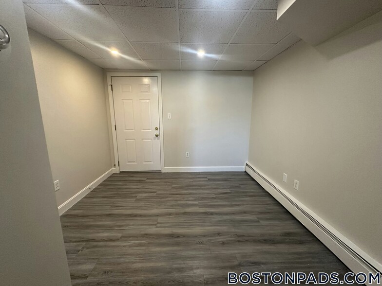 Building Photo - 43 Madison St